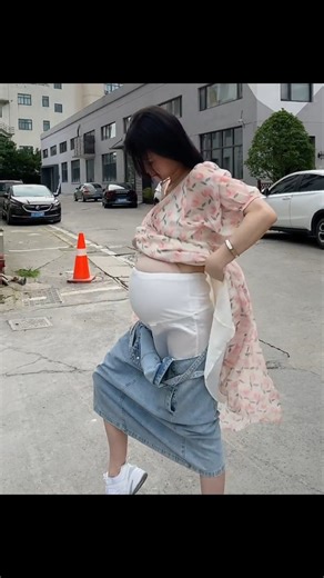 #pregnancybyfaith A single mother, eight months pregnant, continues to work as a model, all for...