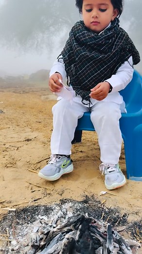 Chinki Minki on Instagram: "Ohi yar ni purane 😒😒😒 #chinkiminki002 #trending #viral #winter #29december"