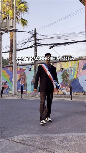 Kast tomándose la foto presidencial: ¿Cómo quedará?