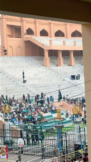 Difference Between Super INDIA🇮🇳 and Bullshit Pakistan 🇵🇰 #wagahborder #india #indian