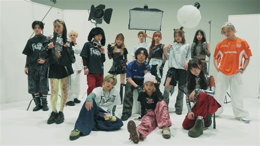 PG × WEGO コラボ決定！ WEGO初となるキッズ向けダンス衣装ライン「WEGO DANCE UP KIDS WEAR」のビジュアルモデルに、11歳〜15歳の男女各7人計14人で構成された14人組ヴォーカル＆ダンスカンパニー PG が就任しました！ 就任を記念して、PGとのコラボグッズの発売が決定！！ さらに、4月には発売を記念した来店イベントを東京・愛知・仙台の3都市で開催します。 ＜PG×WEGO＞ ■販売日・販売店舗 【WEGO 1.3.5...】原宿店 4/11（土） 【WEGO】大須店 4/18（土） 【WEGO VINTAGE】仙台駅前イービーンズ店 4/25（土） 【ONLINE】WEGO ONLINE STORE ※店舗はイベント開催日のみの販売 ※WEGO ONLINE STOREは4/10(金)12:00より発売 ■商品＜来店イベント＞ MC26SS04-G0011 PG×WEGOコラボグラフィックTシャツ カラー：ブラック サイズ：S.M.L 価格：¥3,299(税込) ■イベント内容： トーク＆ミニLIVE・ノベルティお渡し会 ※出演メンバーは後日発表 【