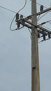 What causes this? #electric #electricity #highvoltage | Line Man