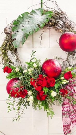 Create an authentic snow flocked look with this easy-to-use snow flocking spray. Can apply on fresh and artificial holiday greenery, branches, wreaths, trees, centrepieces and window with snow. 使用这款易于使用的雪花喷雾，打造真实的雪花外观。用于新鲜和人造圣诞树、树枝、圣诞花环、树木和圣诞桌面装饰。 #diychristmasdecor #snowflockingspray #christmasdecorating #letsmakesnow #creatingwinter #oasisfloralproductsmalaysia #hantaran #homebasedflorist #onlineflorist #weddingplanner #eventplanner #hobbyflorist #malaysiaflorist #floristmalaysia #florist #fre