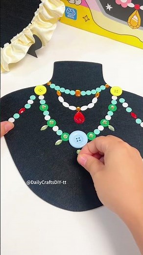 Creative design of jewelry necklaces