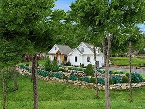 40 Hamilton Dr, Chappaqua, NY 10514 - MLS H6269631 - Coldwell Banker