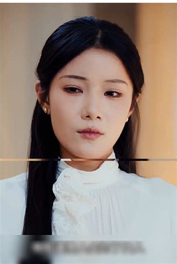 Entró con dos cuchillos… y fue directo al suegro #fyp #peliculas #spain #españa #viral_video