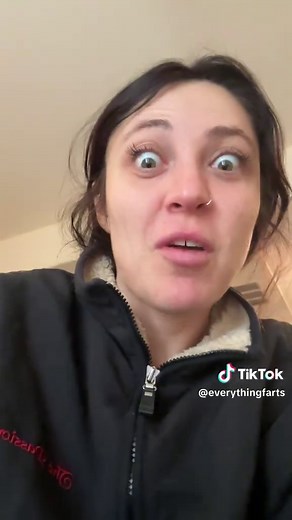 Girl Farts in Face - Shocking Reaction
