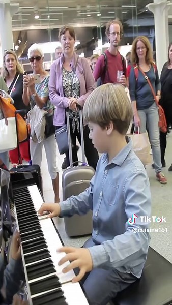 Talented Boy Surprises Audience with Piano Performance