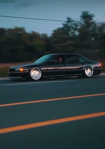 Can we just appreciate the flawless details on this E38 for a second? Seriously stunning! 👀