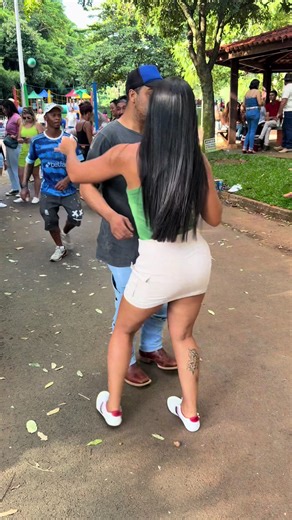 Forró Piseiro: Dançando com Alegria no TikTok