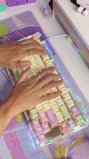 Customize Your Keyboard with KeyGeak's Dreamy Keycap Set