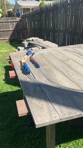N scale & HO scale Conrail in the sunlight #nscale #hoscale #gardenrailway