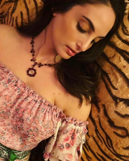 14K views · 462 reactions | SOUND UP ️ Songwriting…  ‘THE LONG WAY’ by yours truly. Somewhere between 1970’s Carole King n’ Pop’s Cold Spring Harbor, this popped into my head. 鹿⚓️ #eastcoast #singersongwriter #homebody #romantic #nostalgic | Alexa Ray Joel | Facebook