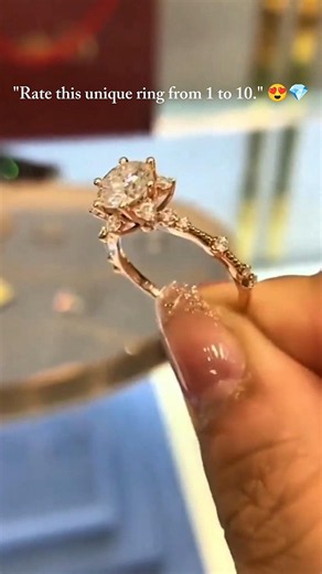 Unique Diamond Flower Ring 💍 Luxury Ring That Everyone Loves! #Shorts #ring #diamond #jewelry #ootd