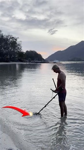 💎 UNBELIEVABLE FIND! CARTIER BRACELET FOUND IN THE MOST INSANE PLACE!