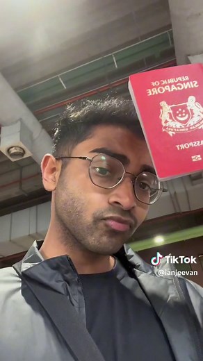 I’ve always wanted to try taking a first class coach to KL! Finally got the chance to do this last week! #transtartravel #bus #singapore #kualalumpur #firstclassbus #ianjeevantravels #malaysiatravel #singaporetravel