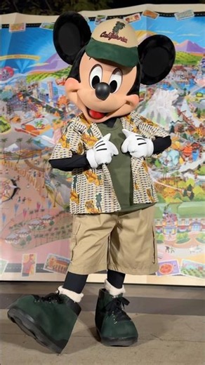 Hey Mickey! #disney #dca #disneyland #magickey #disneyparks