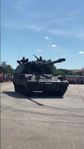 Panzerhaubitze 2000 dynamische Demo Turm und Rohreinstellungen