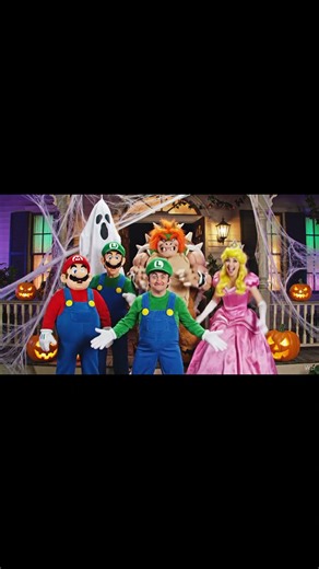 🎃 Haunted Roast Cam When the ghost joins your friend group chat 👻💬 #HalloweenChaos #HalloweenSpecial