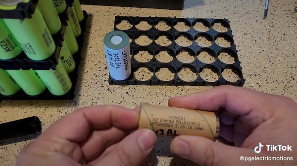 12v lifepo4 build intro. #diy 4s15p Music from Uppbeat (free for Creators!):https://uppbeat.io/t/all-good-folks/raceLicense code: 5DQJ6MBACSUZGS31