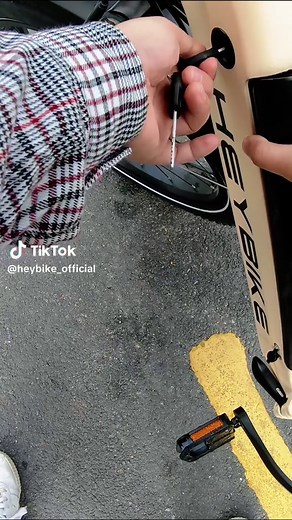 How to Remove and Install an Ebike Battery