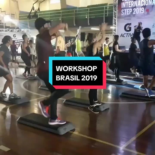 Clase de Step Aerobic con Ernesto Escala