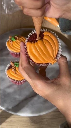 Creating Pumpkin-Themed Cupcake Decorations