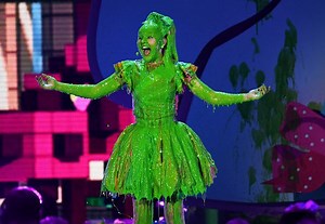 Nickelodeon's‬ “Double Dare" Classic Series Set To Return