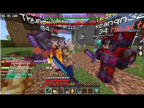 Minecraft Mega SMP stealing loot in warzone