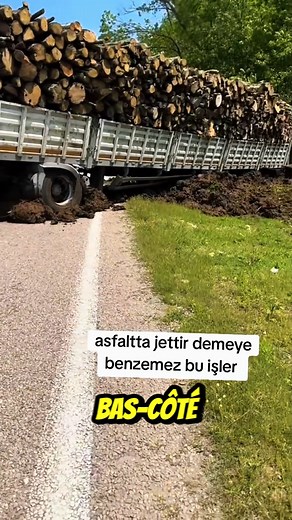 61K views · 264 reactions | Le sauvetage musclé camion piégé pelleteuse en action #RenaultTrucks #daftrucks #truckdriver | Viral Supercar | Facebook