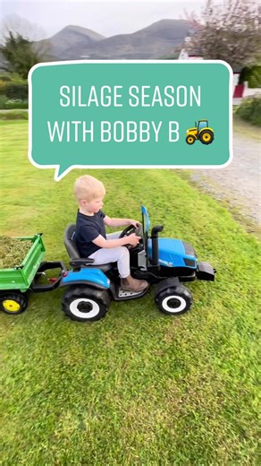 Just a wee boy mad keen for the silage #silageseason #cutthegrass #newholland #masseyferguson #silage2022 #ElectrifyTheMini @davidbradford7630