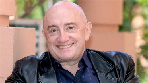 "Il n'était pas aussi sympathique" : le réalisateur des Bronzés garde un mauvais souvenir de Michel Blanc sur cette comédie des années 90 que tout le monde a oubliée