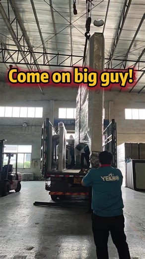 Durable & modern bus shelter ads for maximum visibility. Customizable size & style. #BusShelterAds #CustomSolution #OutdoorMedia