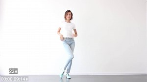 188K views · 2K reactions | Model 教你如何喺 40 秒內擺個 119 pose ！ 影片來源： Katya Shaposhnikova https://youtu.be/77qkhmFjyG0 #shetalks #Model #pose | she.com | Facebook