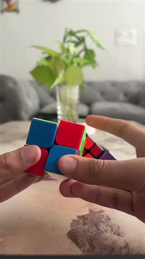 Watch This 2×2 Algorithm in Slow Motion… 🤯