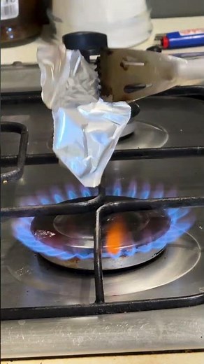 What Happens When You Burn Aluminium Foil 🔥 Crazy Reaction!
