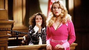 Reese Witherspoon transforms into Elle Woods for 'Legally Blonde' reunion