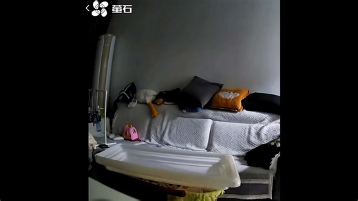Chandelier crashes down onto cradle, narrowly missing sleeping baby