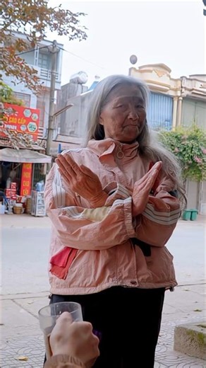 আল্লাহ তুমি আমার আগে মাকে নিয়ো না।#shorts #shortsviral #shortsfeed #gojol #islamicmusic #ghazal