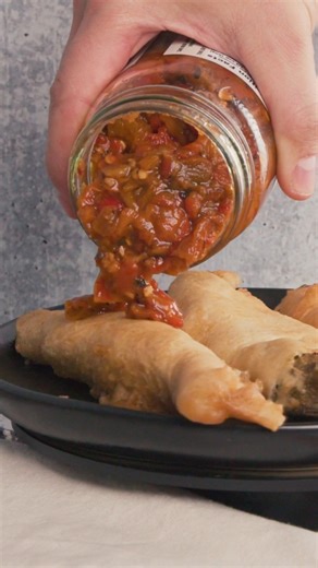 2.3K views · 24 reactions | The crisp flavor of Hatch Green Chile meets the natural sweetness of Hatch Red Chile in this fan-favorite blend! Perfect with chips or roasted meats, it’s versatile enough to elevate any dish. GET IT HERE: https://freshchileco.com/products/red-green-blend-chile-sauce | Fresh Chile | Facebook