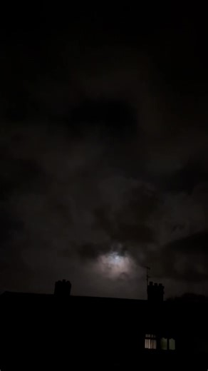 # First Moon off 2026 # 04.30 @gailmagee868 @Beyond_the_wilderness @PhilipRayPhotography @hi;) @samanthaj @GrandieV8 🇬🇧