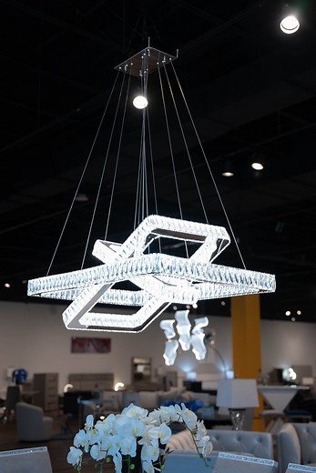 ✨ Elevate your dining space with the elegant MONTE CARLO DINING 5 PCS SET! 🍽️ This set transforms your eating area with charm and sophistication, featuring glitter detailing and a high gloss finish. 🌟 Glitter detailing and high gloss finish 🔲 Clear glass inlay on a rectangular table 🌐 Pedestal base for a spacious dining experience Find the furniture you like, at the prices you love, only at Rana Furniture 🐸✨ #Miami #MonteCarloDiningSet #ElegantDining #HighGlossFinish #GlassInlay #HomeFurnit