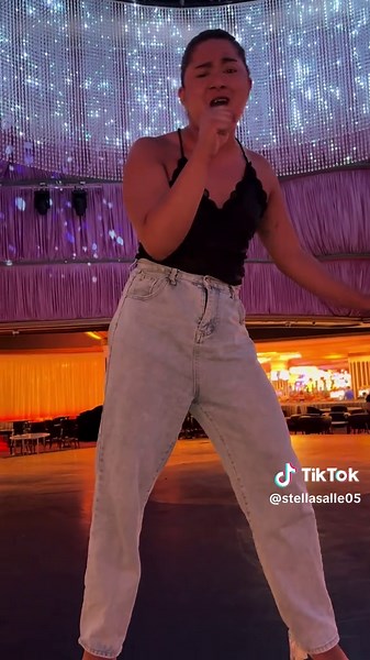 Fyang Smith's Energetic 'Kilometro' Dance Performance