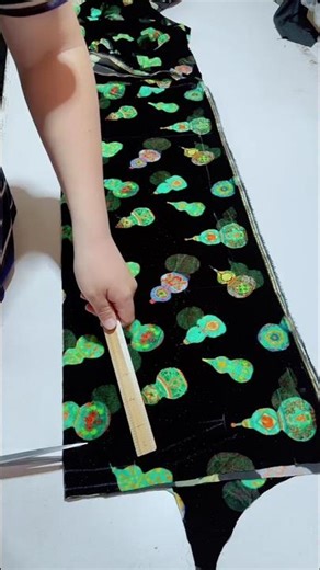 DIY Designer Velvet Shawl Tutorial | Easy Method at Home #versatilesewin #cuttinghacks #shortsfeed