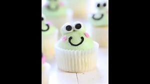 Adorable Froggy Cupcakes! Recipe & Tips Here: http://iambaker.net/buttercream-frog-cupcakes/ | I am baker