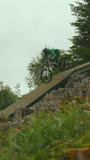Propain Bicycles Jono Jones Back-braking her in 👌 What a feeling!!!!!! 🎥: @filmsmith | Ride Plus