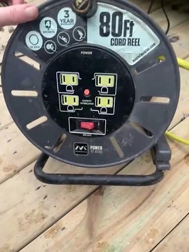 Great electric cord with reel for storage