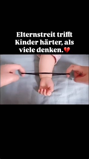 Özlem | Integrationserzieherin | Wutverstehen on Instagram: "Die Forschung zeigt, dass nicht der einzelne Konflikt belastet, sondern die Spannung, die sich im Familienalltag dauerhaft ausbreitet. Kinder reagieren auf diese Atmosphäre sofort. Ihr Nervensystem registriert Streit früher als ihr Bewusstsein und sie entwickeln Stressreaktionen, die sie selbst nicht einordnen können. Manche ziehen sich zurück, andere werden lauter, andere versuchen, zwischen den Eltern ruhigzustellen. Dieser Druck ist