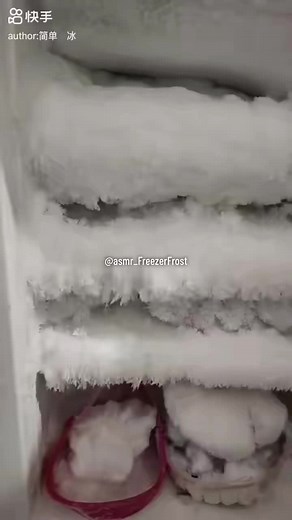 Asmr Freezer Frost Eating 🌨️❄️ (Credit from kwai) #asmr #asmrice #asmriceeating #iceeatingasmr #iceeating #softice #icefrost #freezerfrosteating #asmrsounds #กินน้ําแข็ง #feed #fyp #ฟีด #얼음을먹는 #吃冰