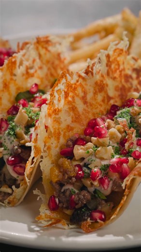 En Toks innovamos con el sabor de la nogada. No te pierdas estos platillos de temporada y de la calidad de sus ingredientes. | Toks Restaurantes